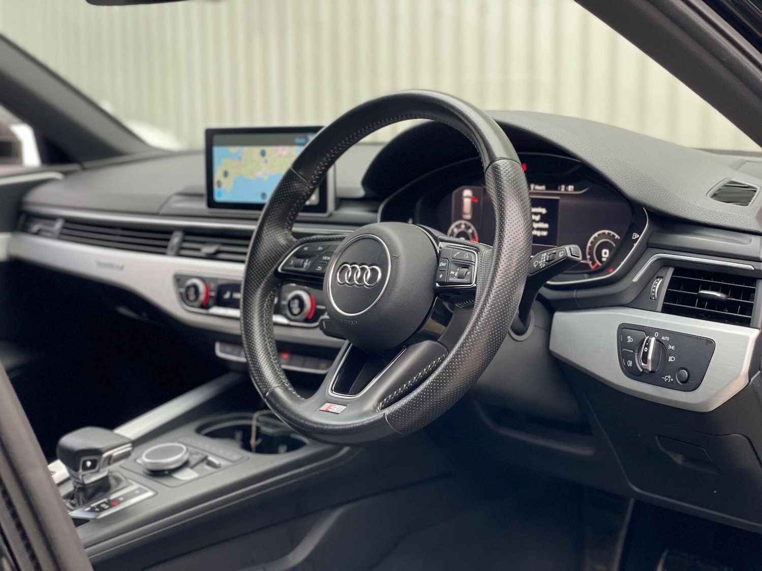 Used Audi A4 Avant 2016 for sale - 76992305: Photo 70