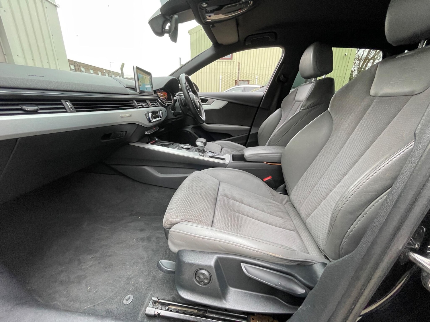 Used Audi A4 Avant 2016 for sale - 76992305: Photo 82