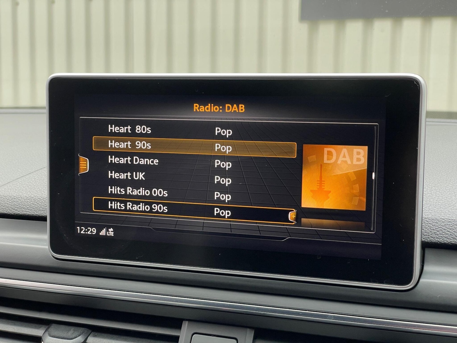 Used Audi A4 Avant 2016 for sale - 76992305: Photo 96