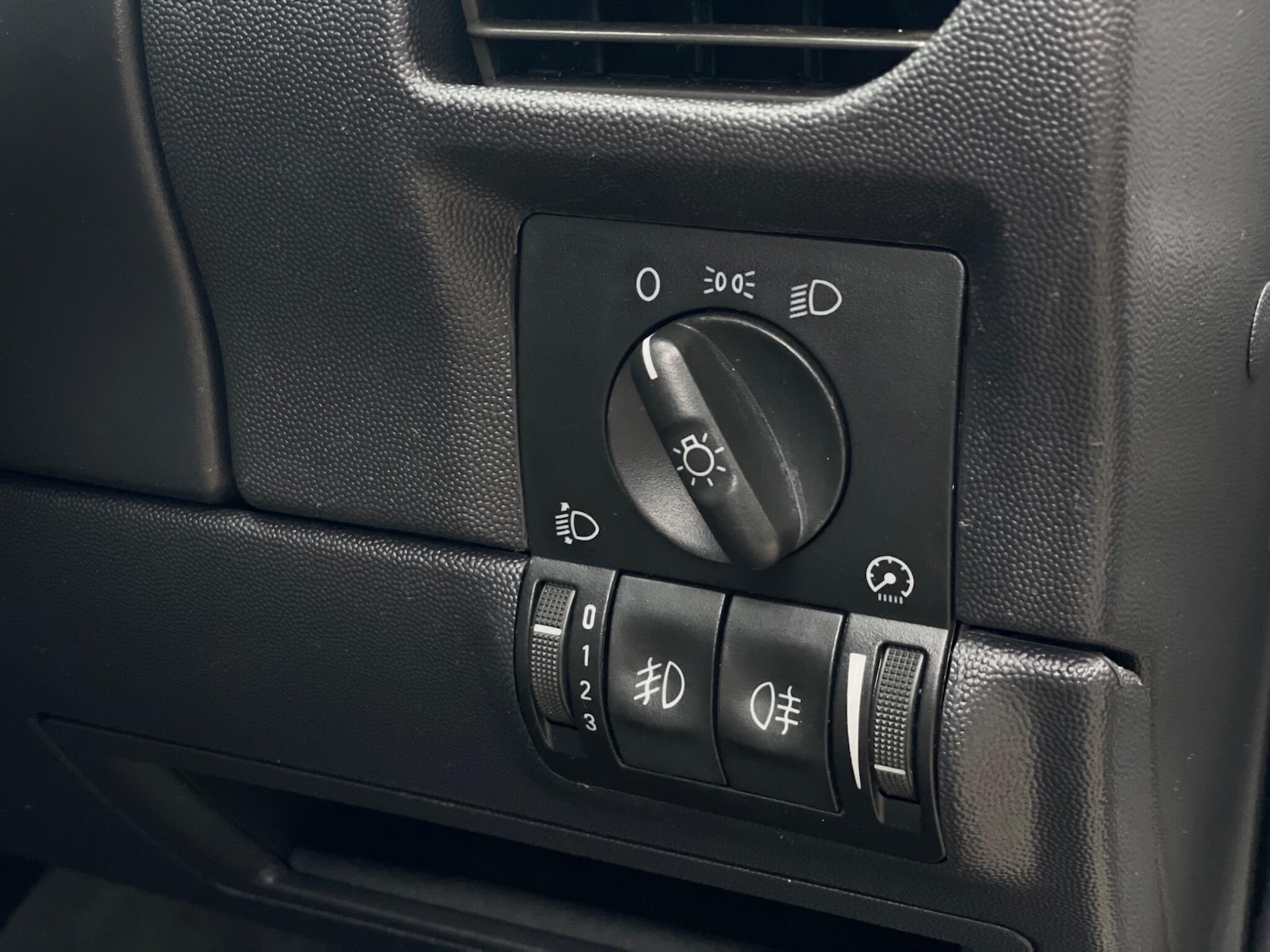 Used Vauxhall Corsa 2003 for sale - 76647640: Photo 75