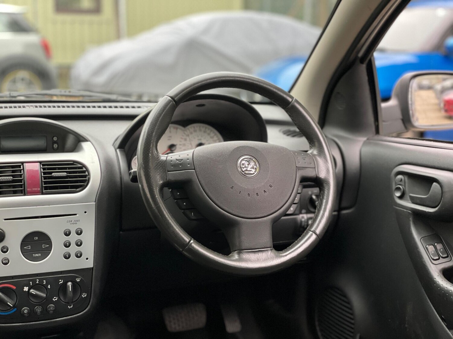 Used Vauxhall Corsa 2003 for sale - 76647640: Photo 87