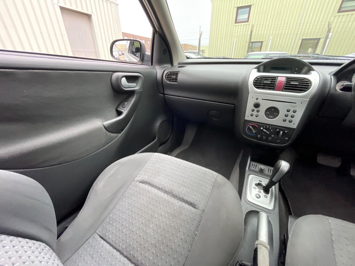 Used Vauxhall Corsa 2003 for sale - 76647640: Photo 88