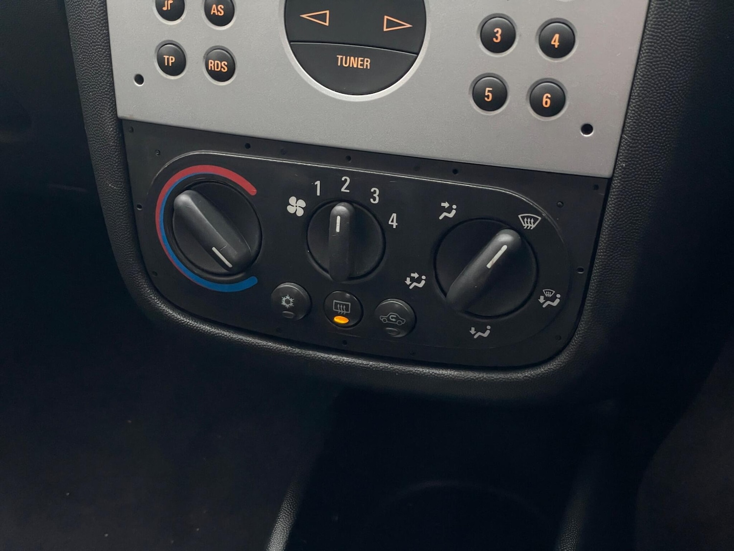 Used Vauxhall Corsa 2003 for sale - 76647640: Photo 91