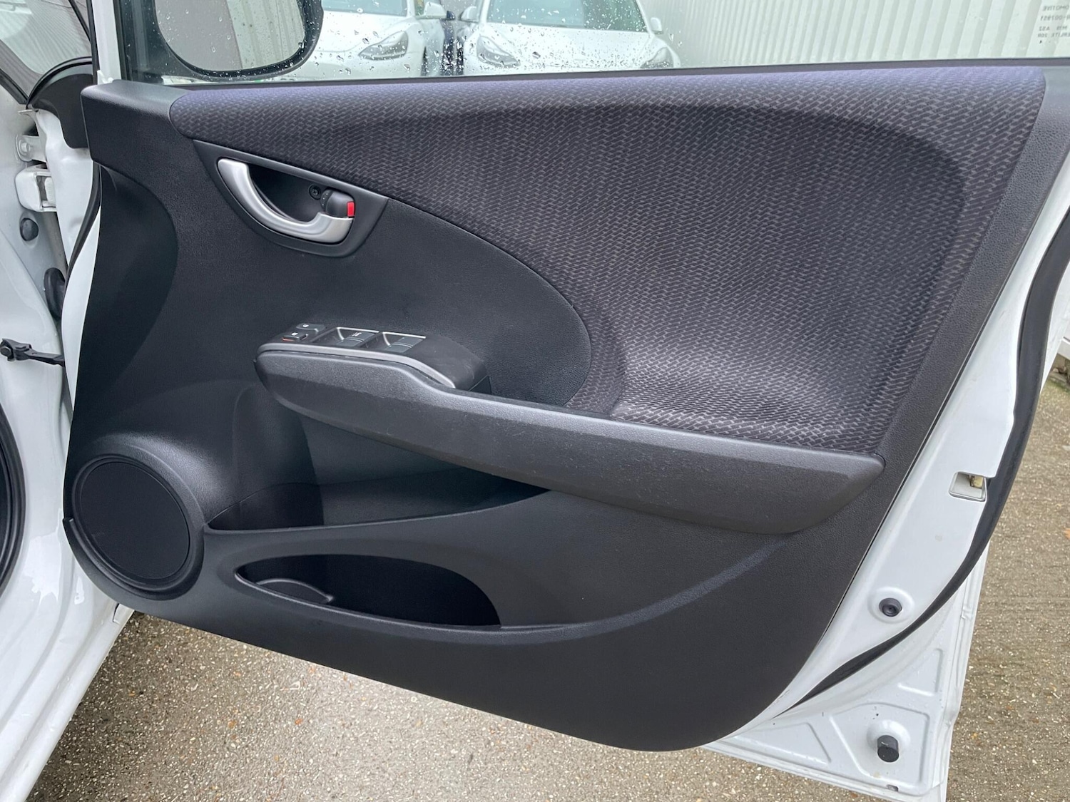 Used Honda Jazz for sale - 77537943: Photo 27