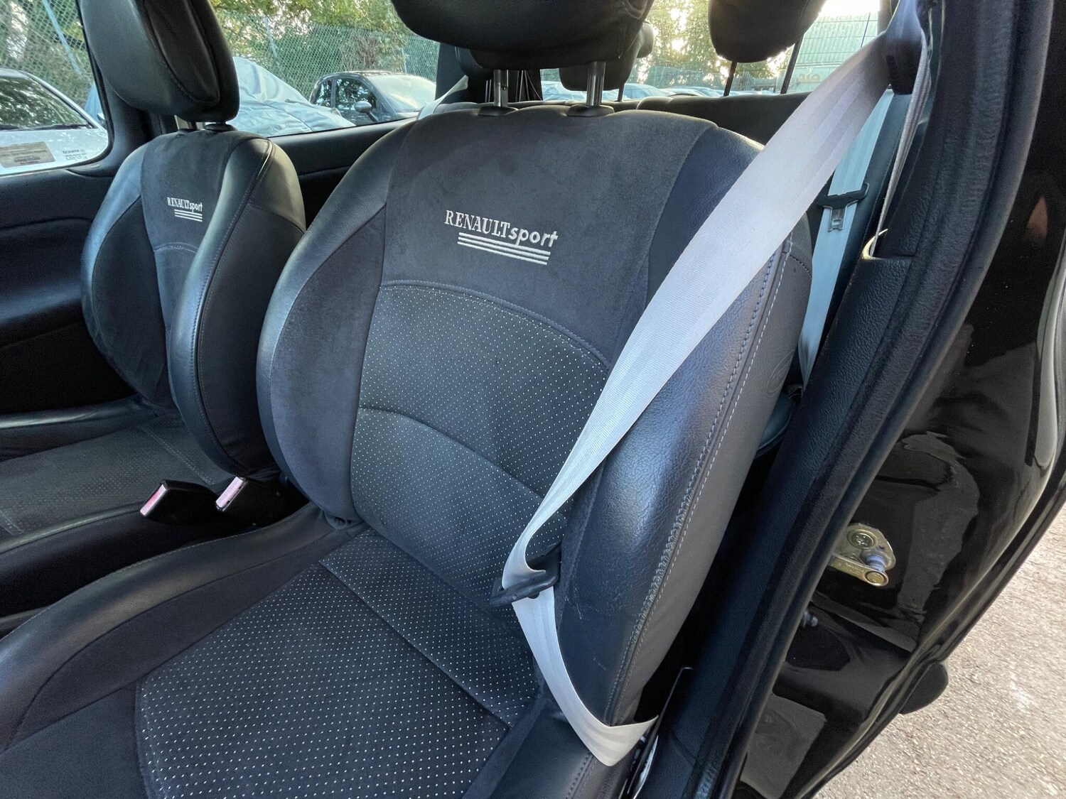 Used Renault Clio for sale - 77586793: Photo 39