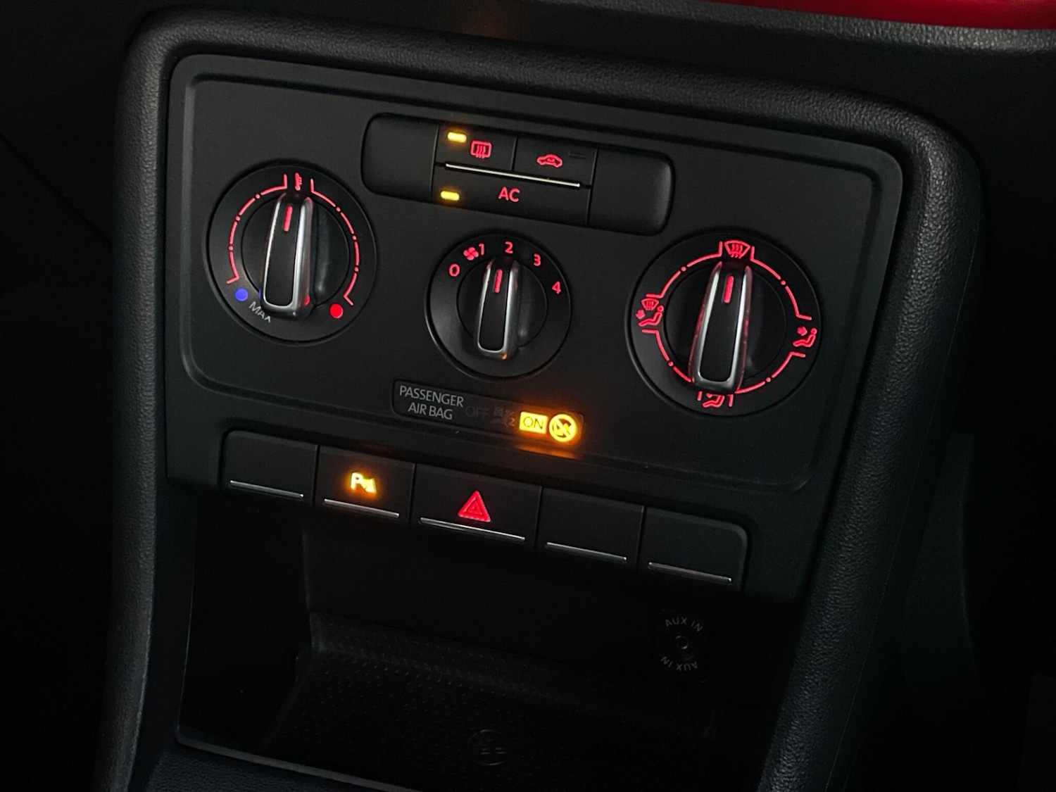 Used Volkswagen Beetle 2012 for sale - 76996952: Photo 24