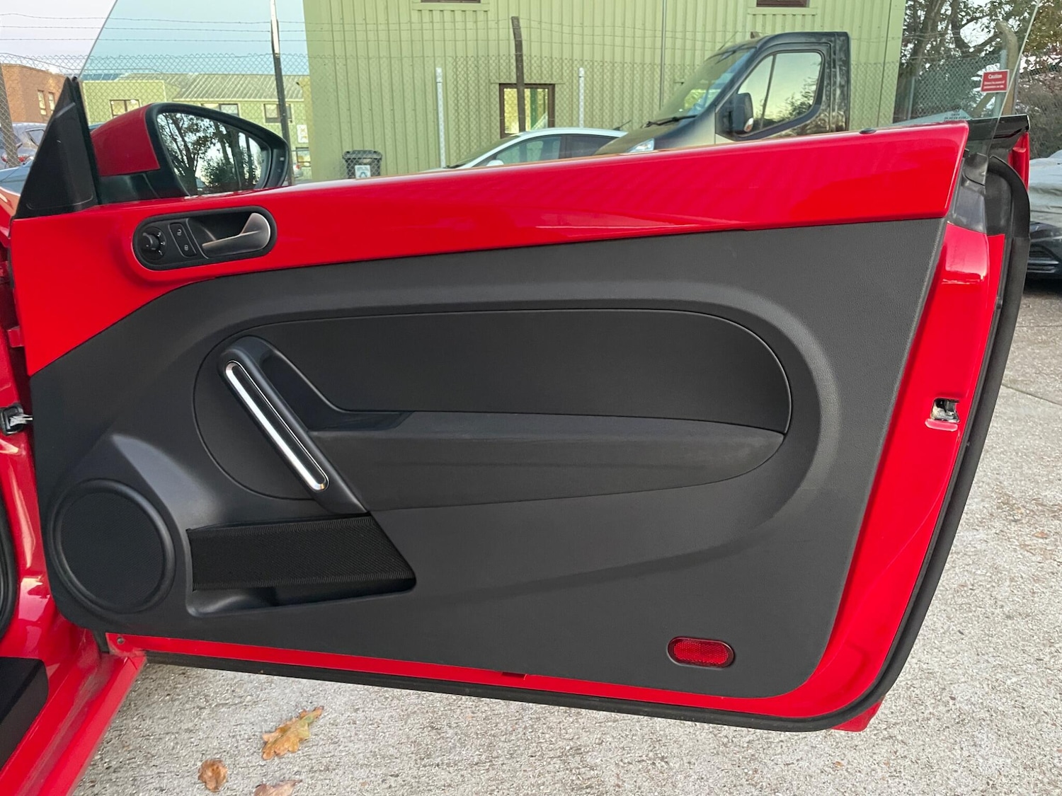 Used Volkswagen Beetle 2012 for sale - 76996952: Photo 33