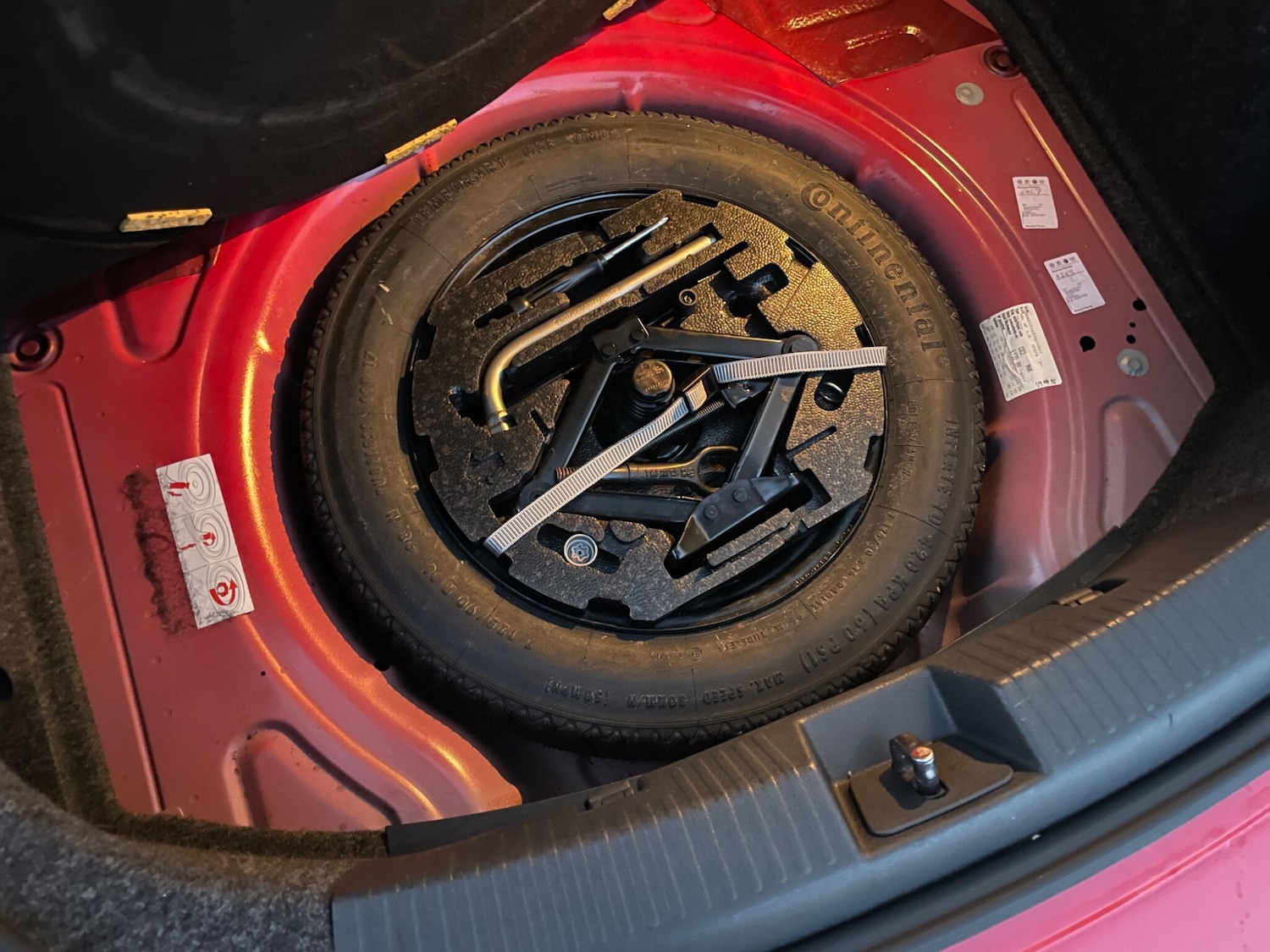 Used Volkswagen Beetle 2012 for sale - 76996952: Photo 77