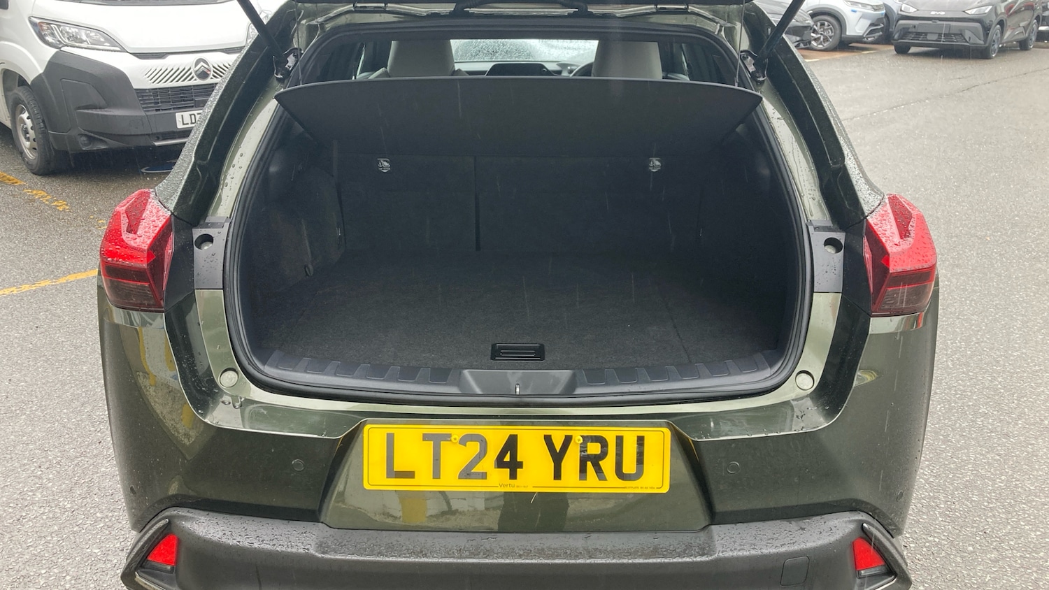 Used Lexus UX 2024 for sale - 76614682: Photo 4