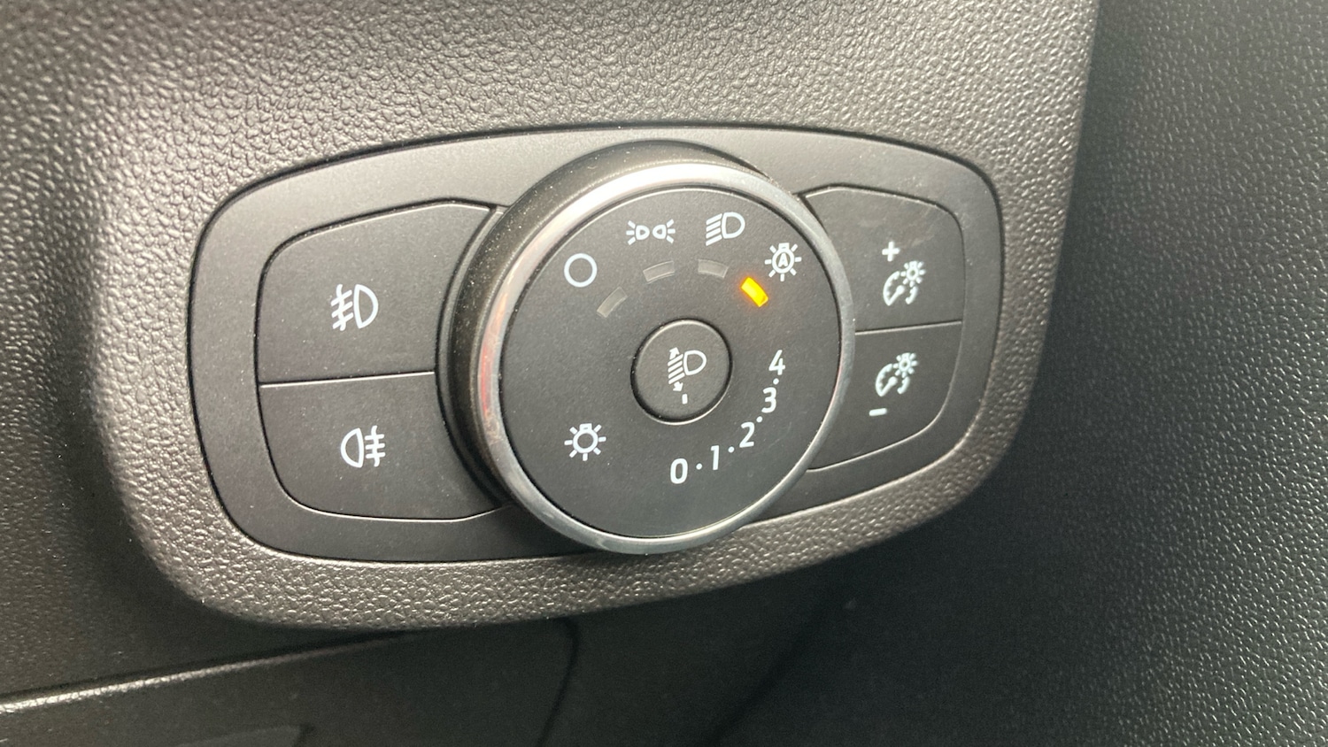 Used Ford Fiesta 2018 for sale - 78054169: Photo 23