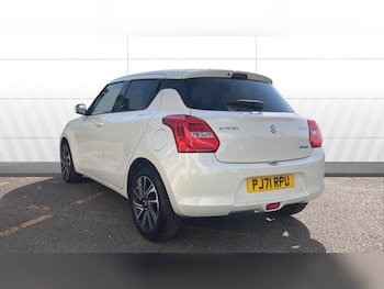 Used Suzuki Swift 2021 for sale - 79403738: Photo