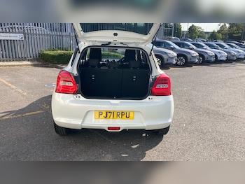 Used Suzuki Swift 2021 for sale - 79403738: Photo