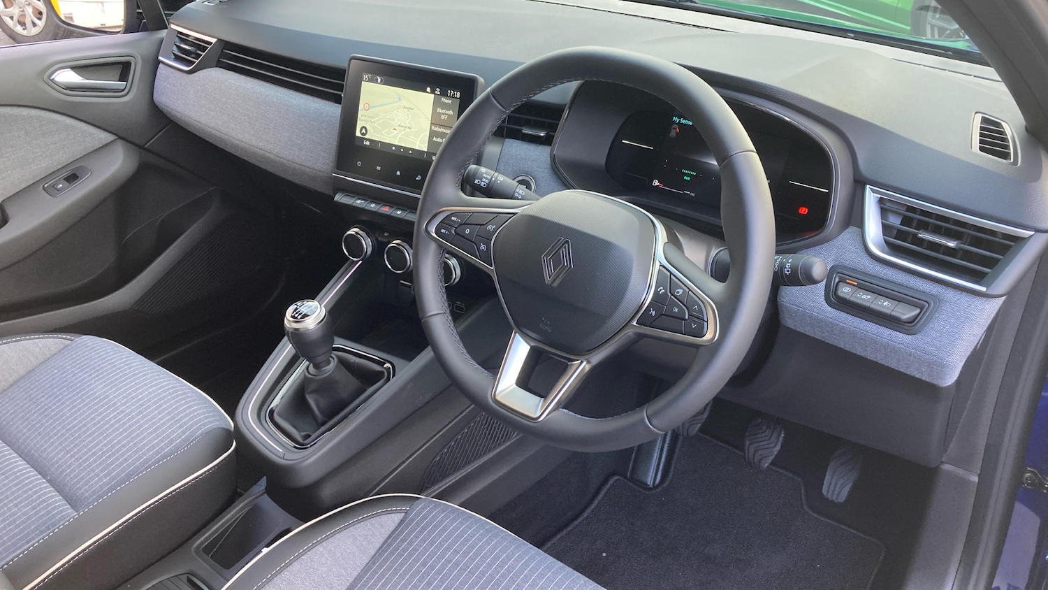 Used Renault Clio 2025 for sale - 76461240: Photo 11