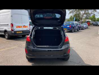 Used Ford Fiesta 2017 for sale - 74864600: Photo