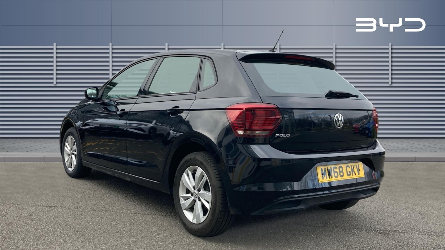 Used Volkswagen Polo 2018 for sale - 77664855: Photo 2