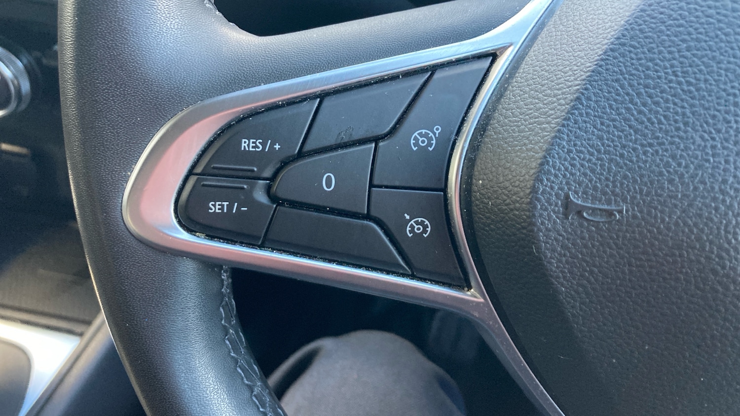 Used Renault Captur 2022 for sale - 77012245: Photo 40