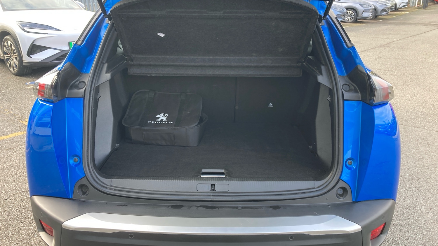 Used Peugeot 2008 2022 for sale - 77676191: Photo 4