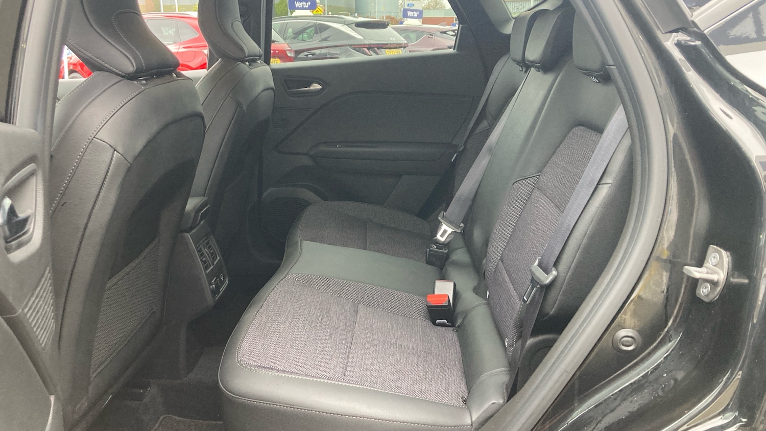 Used Renault Captur 2023 for sale - 77653548: Photo 16