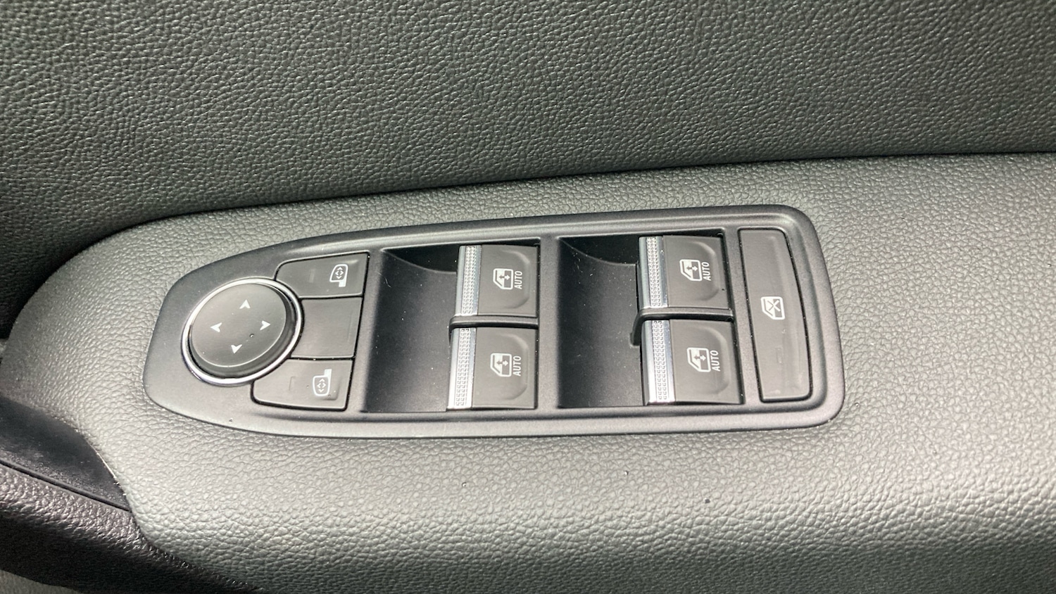 Used Renault Captur 2023 for sale - 77653548: Photo 21