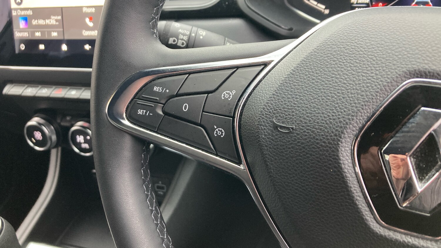 Used Renault Captur 2023 for sale - 77653548: Photo 24