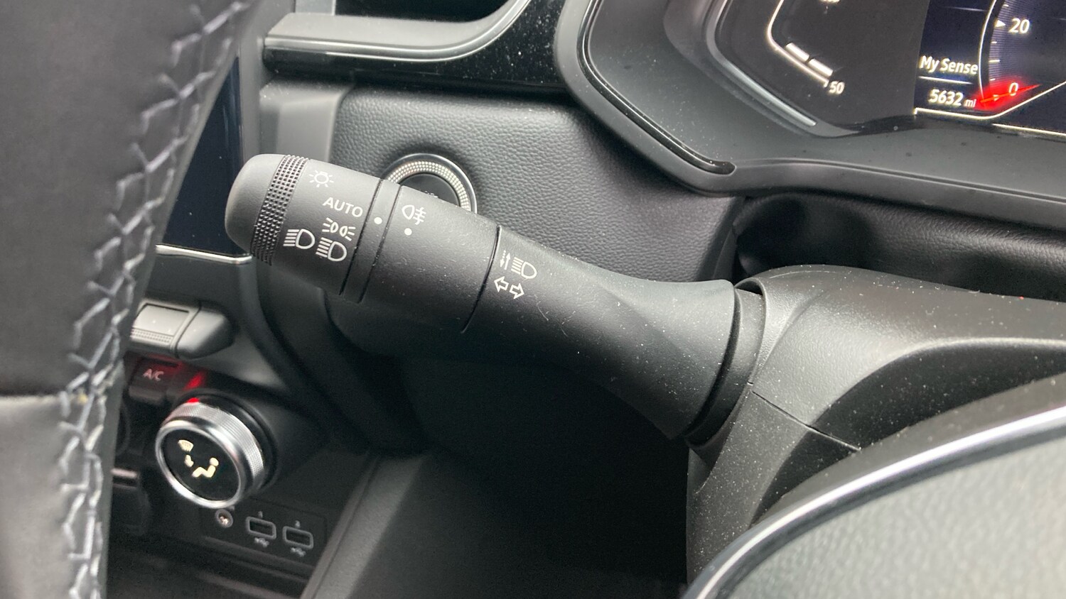 Used Renault Captur 2023 for sale - 77653548: Photo 25