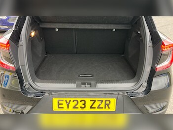 Used Renault Captur 2023 for sale - 77653548: Photo