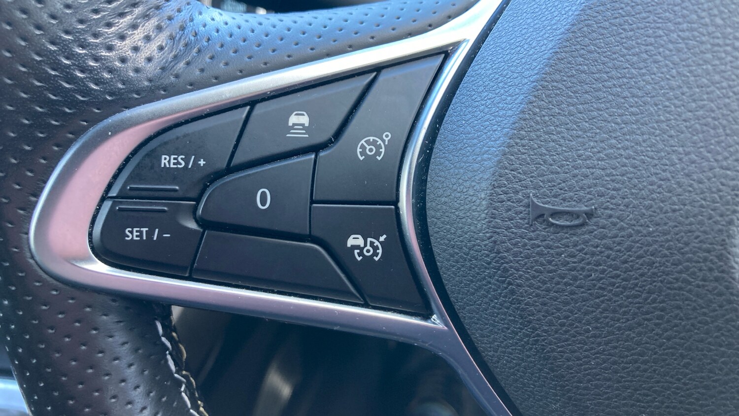 Used Renault Arkana 2023 for sale - 77901482: Photo 38