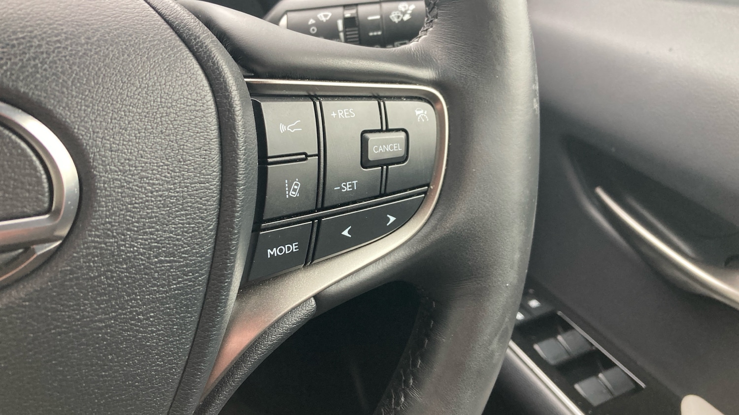 Used Lexus UX 2024 for sale - 76566193: Photo 23