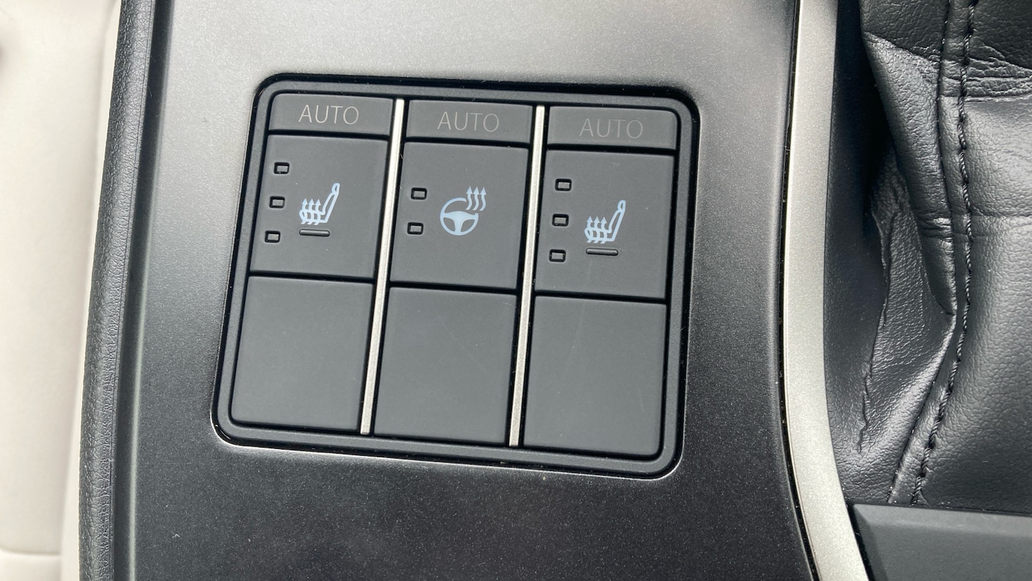 Used Lexus UX 2024 for sale - 76566193: Photo 36