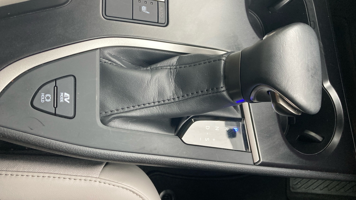 Used Lexus UX 2024 for sale - 76566193: Photo 37