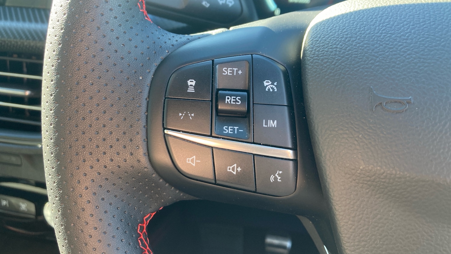 Used Ford Kuga 2025 for sale - 76477152: Photo 25