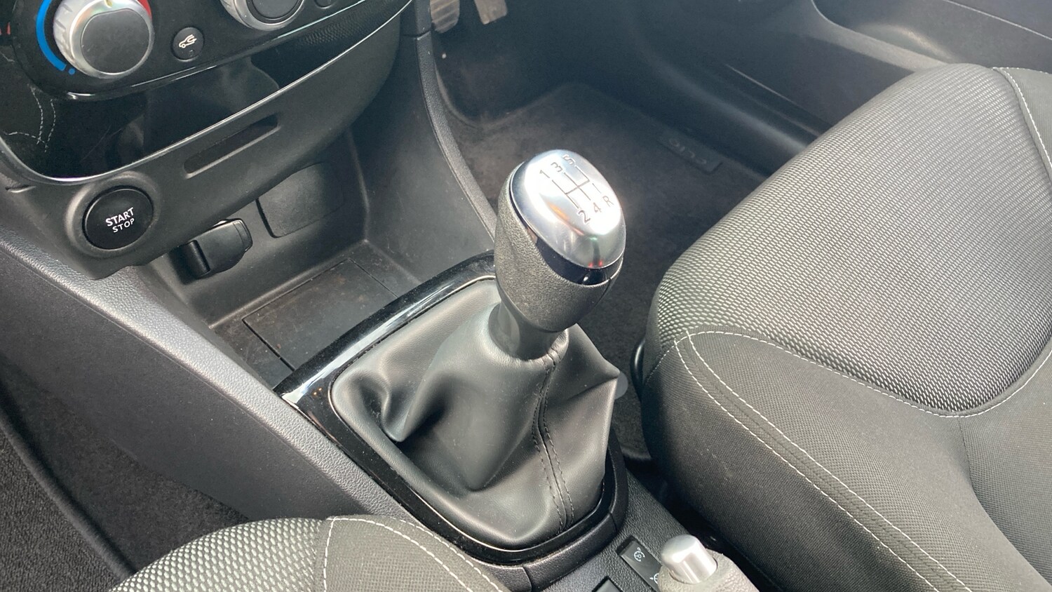 Used Renault Clio 2019 for sale - 77844593: Photo 13