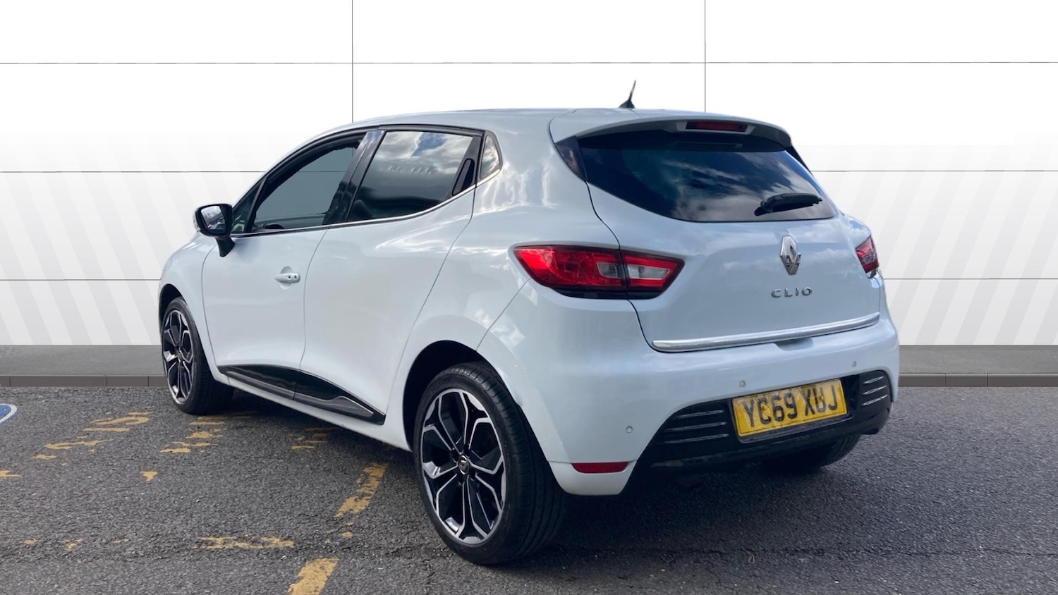 Used Renault Clio 2019 for sale - 77844593: Photo 2