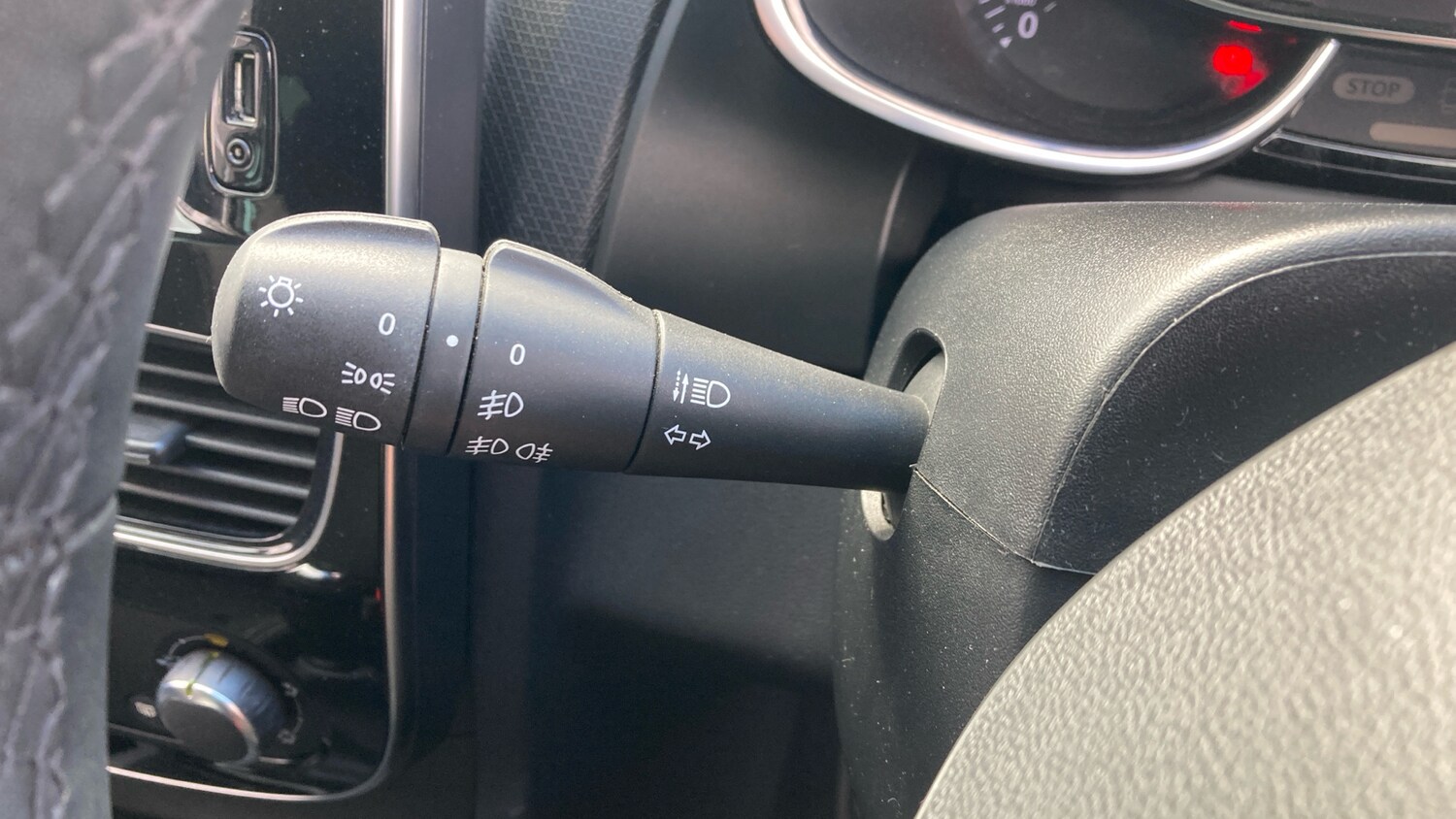 Used Renault Clio 2019 for sale - 77844593: Photo 25