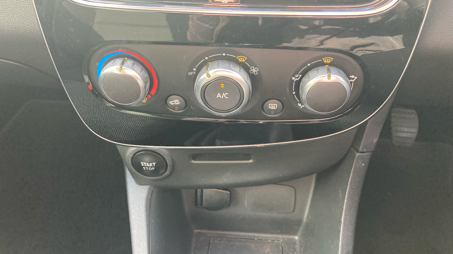 Used Renault Clio 2019 for sale - 77844593: Photo 35