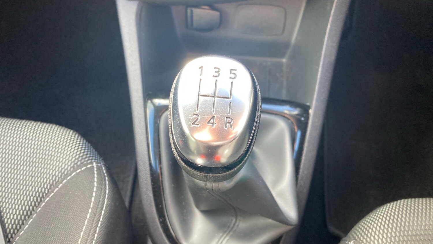 Used Renault Clio 2019 for sale - 77844593: Photo 36