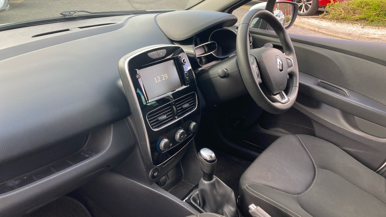 Used Renault Clio 2019 for sale - 77844593: Photo 9