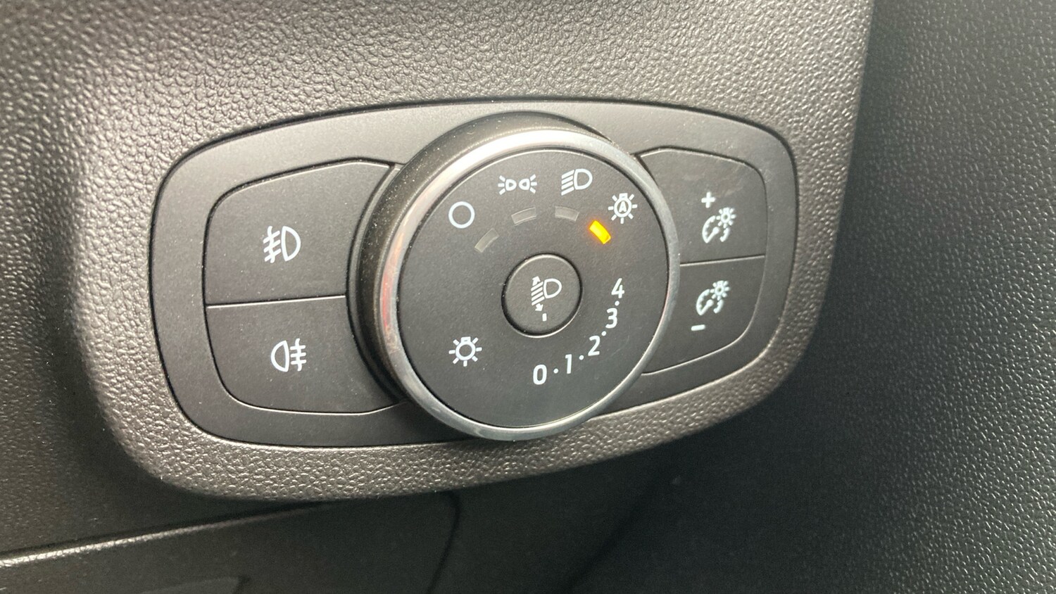 Used Ford Fiesta 2018 for sale - 78150530: Photo 23