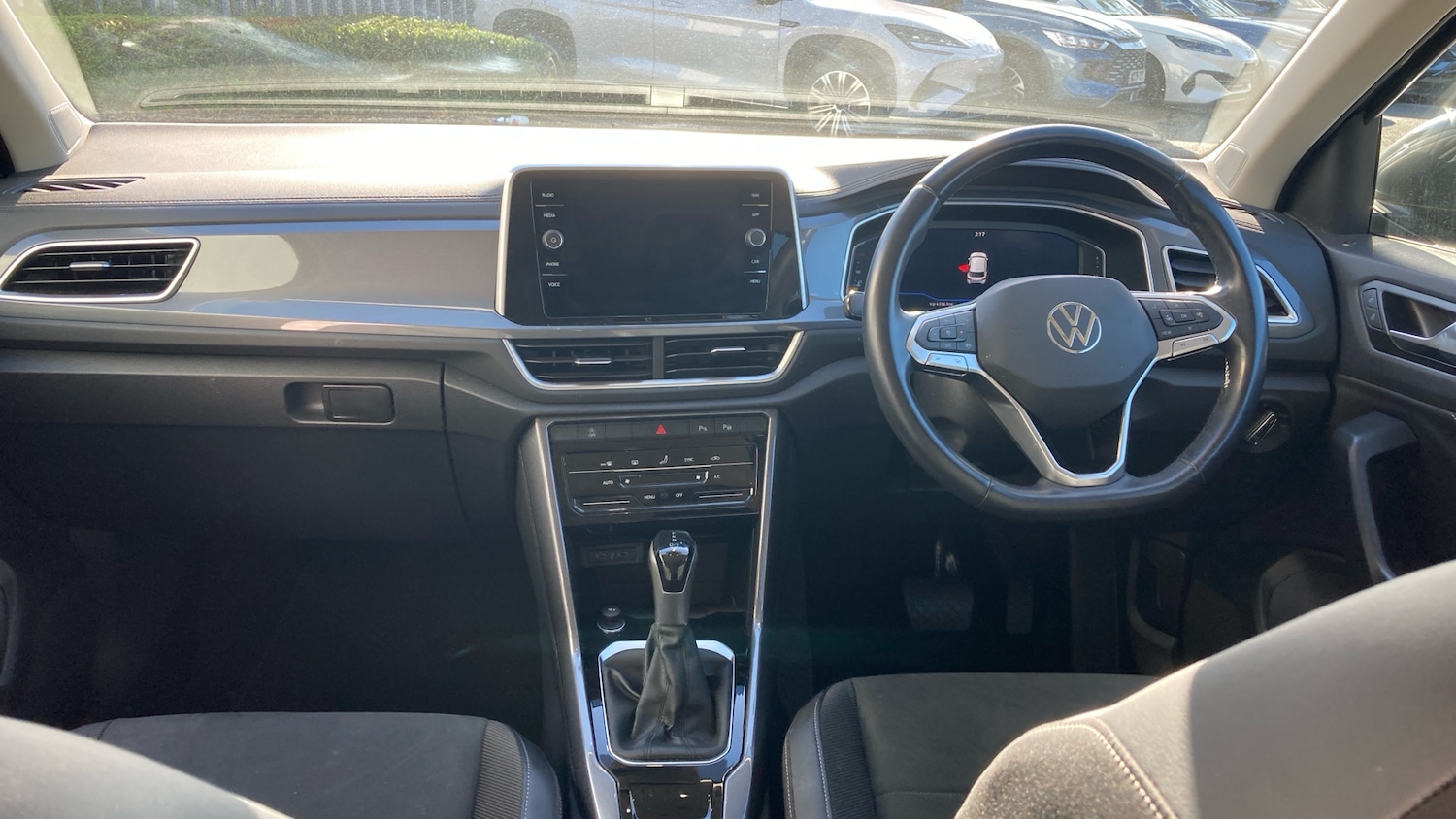 Used Volkswagen T-Roc 2023 for sale - 77743187: Photo 10