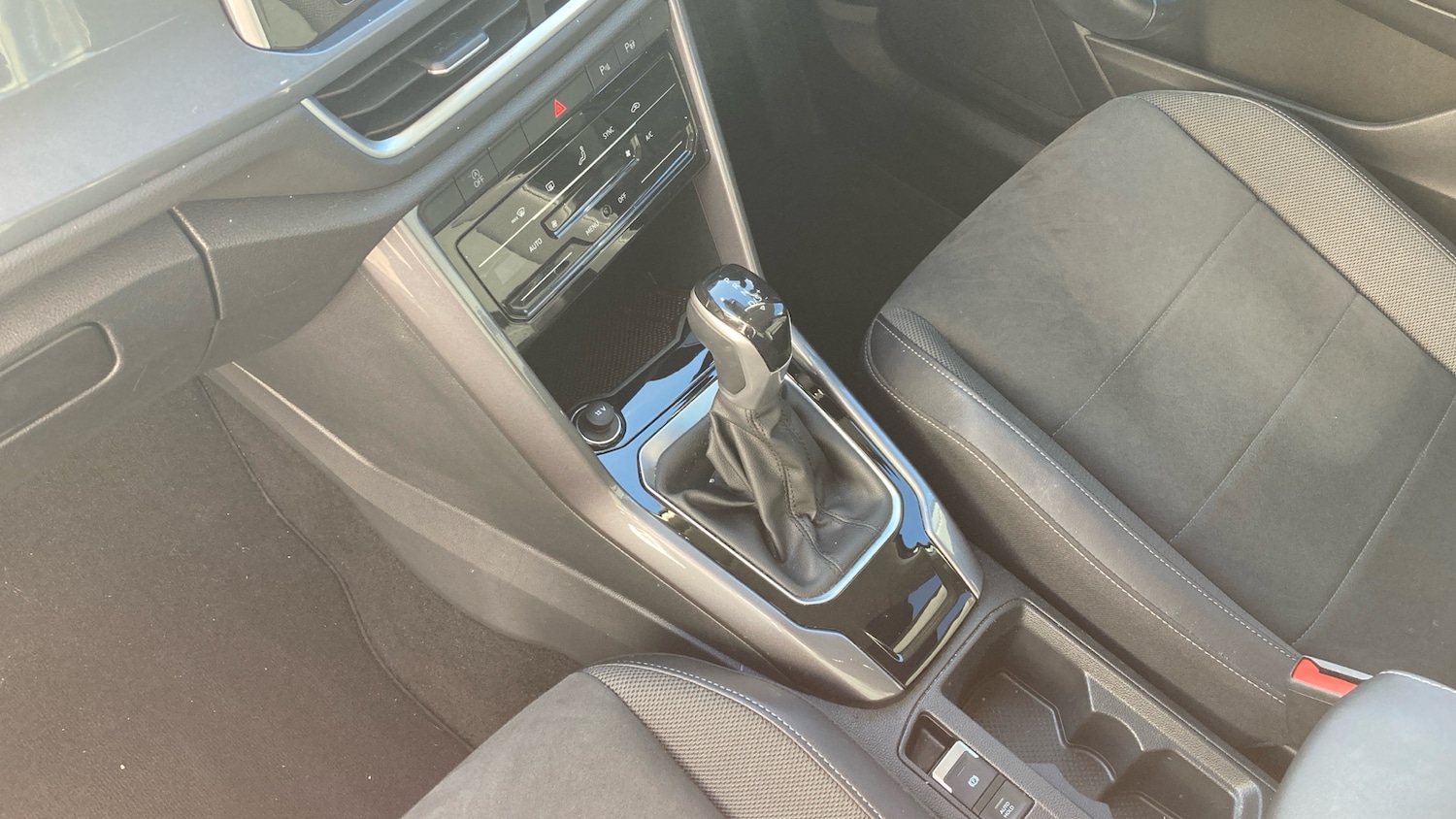 Used Volkswagen T-Roc 2023 for sale - 77743187: Photo 13