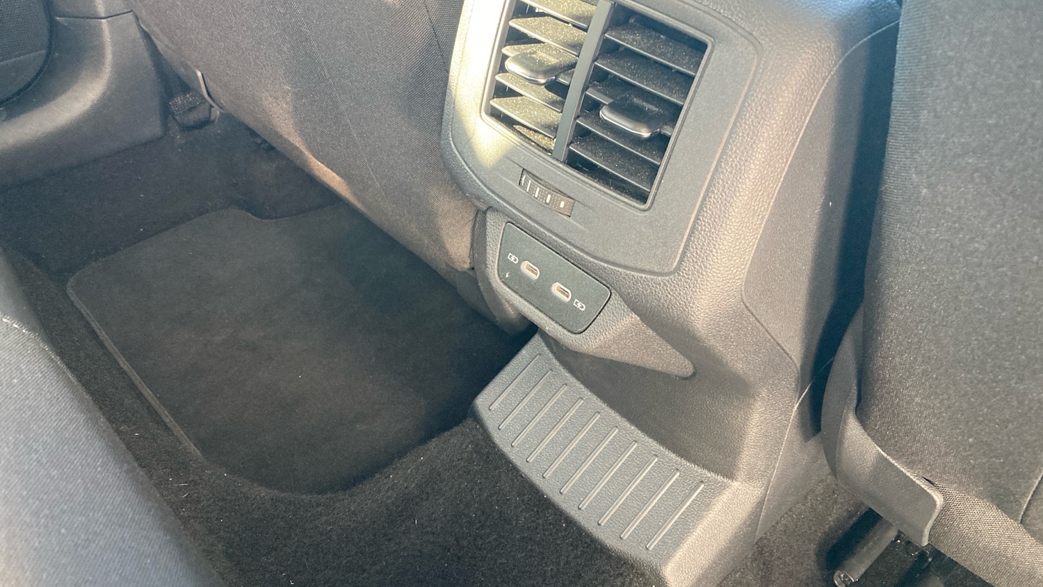 Used Volkswagen T-Roc 2023 for sale - 77743187: Photo 27