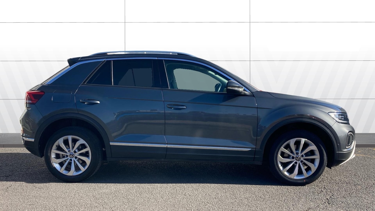 Used Volkswagen T-Roc 2023 for sale - 77743187: Photo 5