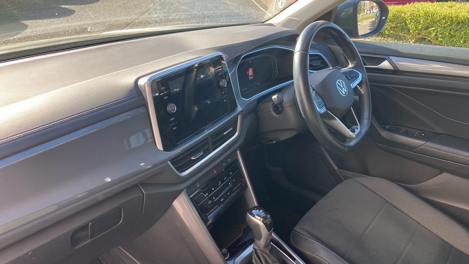 Used Volkswagen T-Roc 2023 for sale - 77743187: Photo 9