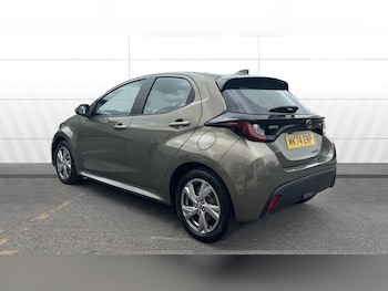 Used Toyota Yaris 2024 for sale - 79403734: Photo