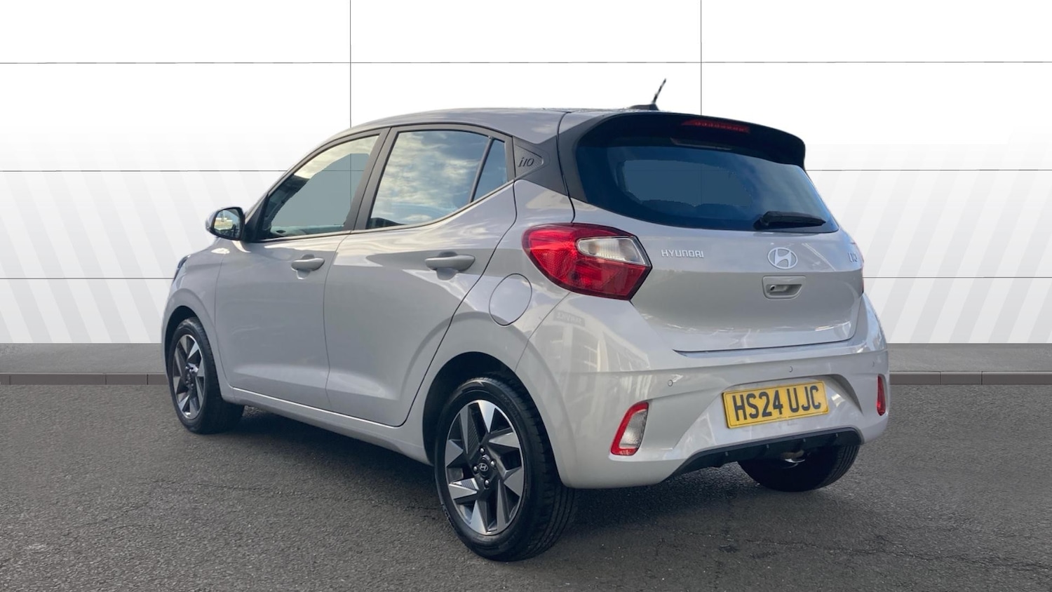 Used Hyundai i10 2024 for sale - 77023368: Photo 2