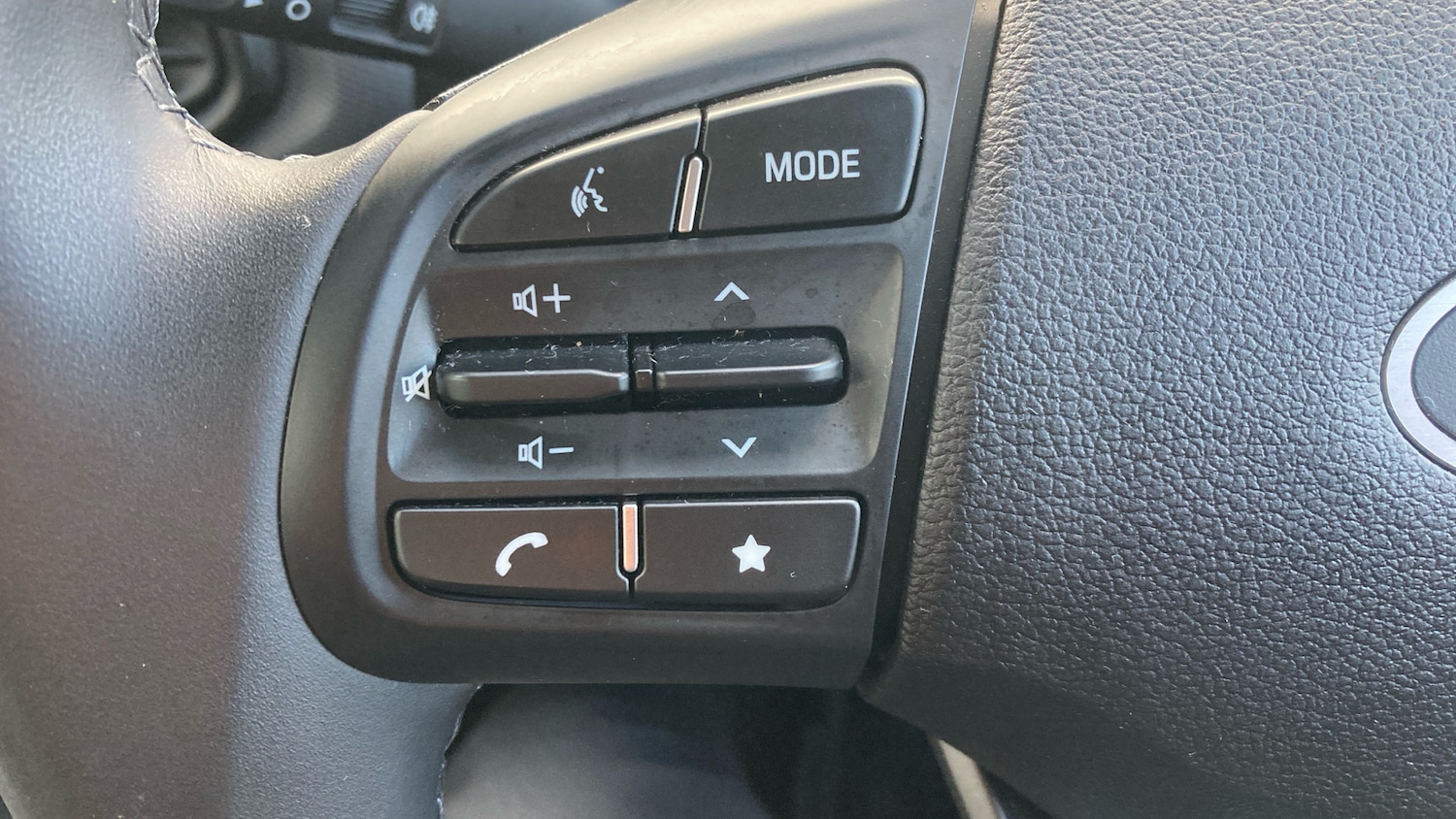 Used Hyundai i10 2024 for sale - 77023368: Photo 32