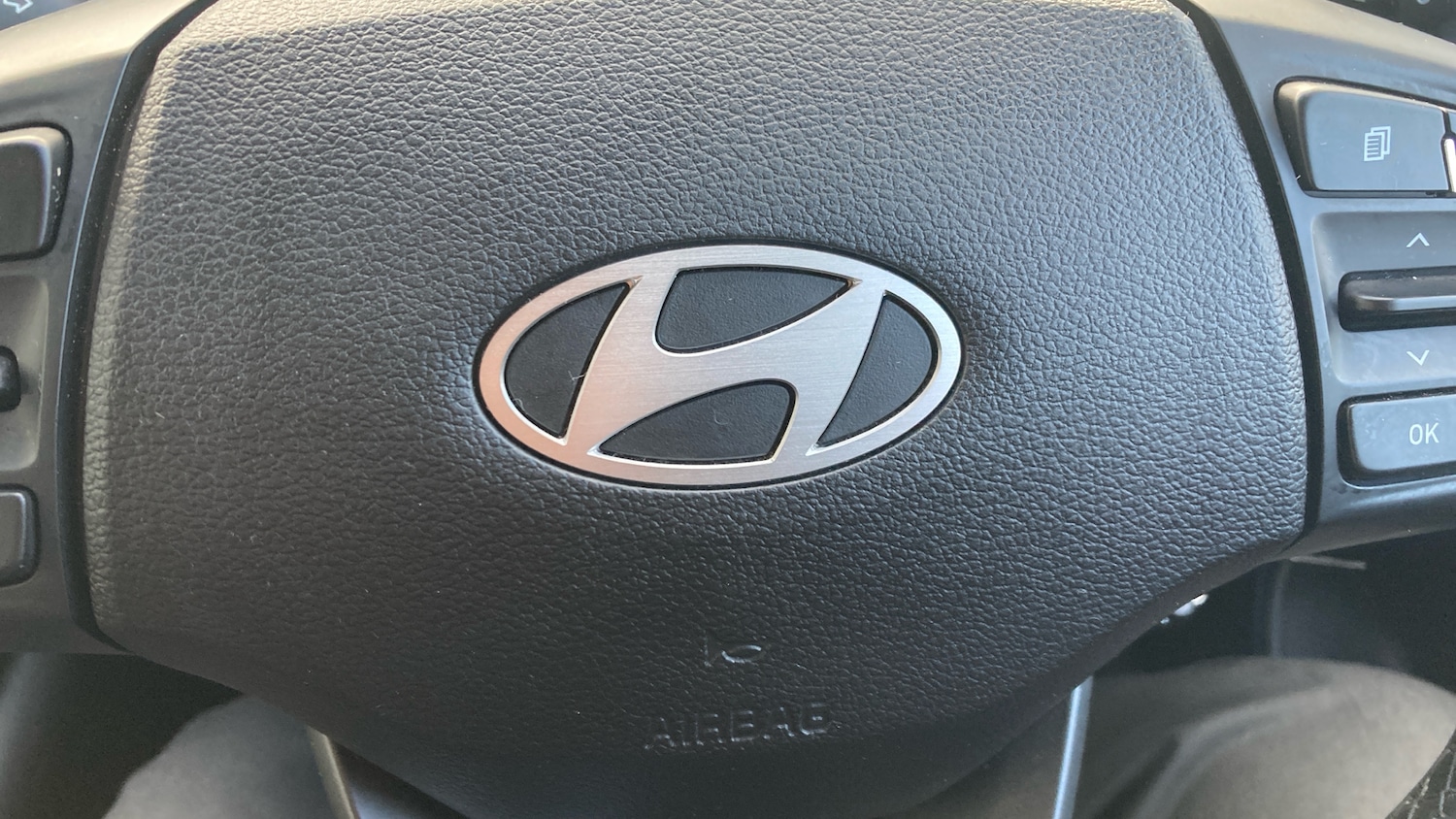 Used Hyundai i10 2024 for sale - 77023368: Photo 33