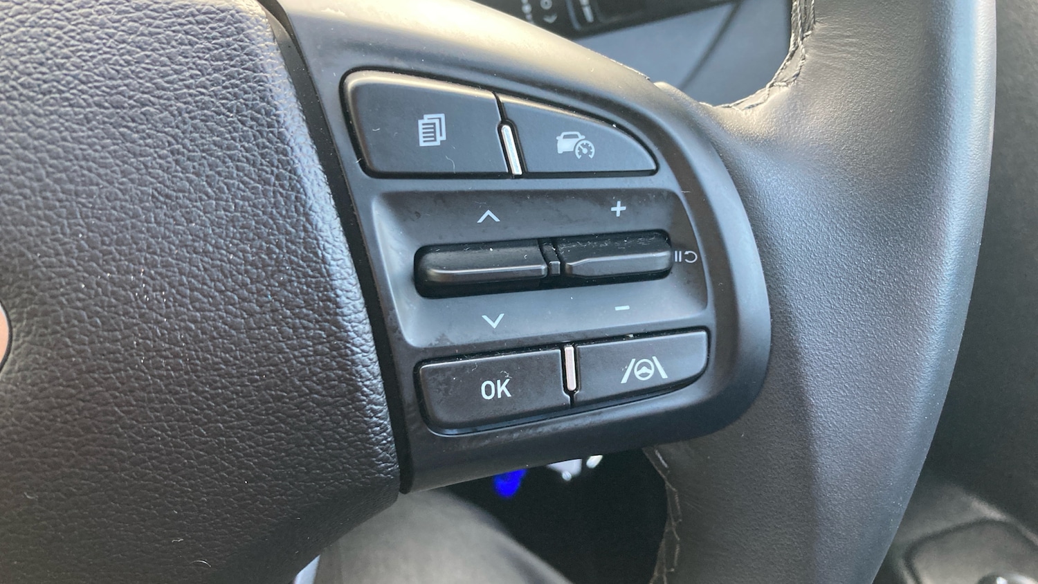 Used Hyundai i10 2024 for sale - 77023368: Photo 34