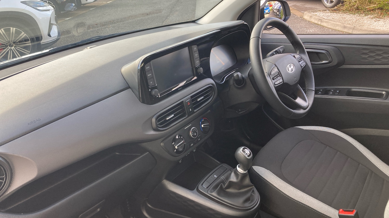 Used Hyundai i10 2024 for sale - 77023368: Photo 9