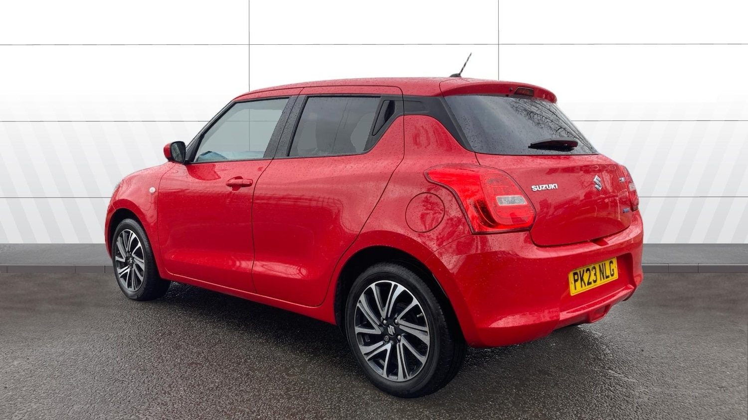 Used Suzuki Swift 2023 for sale - 77777459: Photo 2